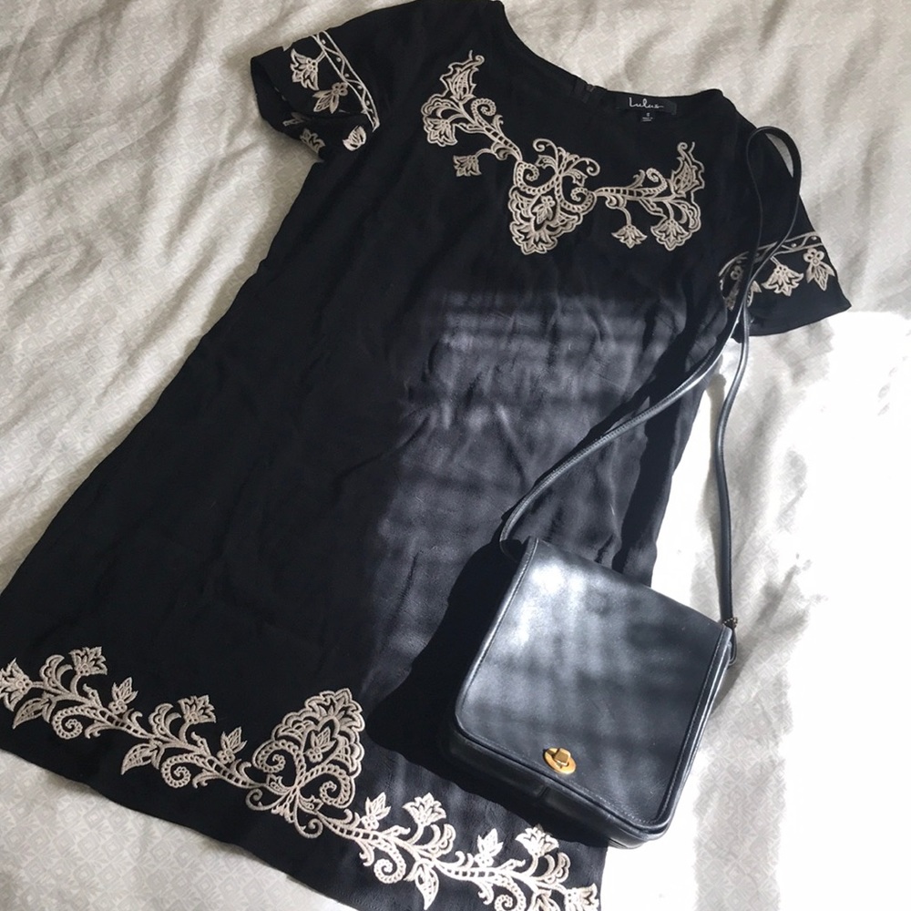 L u l u’ s • Black embroidered shift dress - Picture 4 of 7